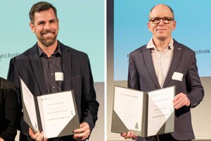 Prof. Dr. Sebastian Pepper und Prof. Dr. Stephan Reiß mit Urkunden in den Händen