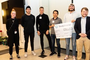 Team „EcoTracker“ beim Hackathon „Future of Education“ 