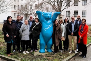 Gruppenbild auf dem Innenhof des Hauses Beuth der BHT
