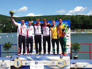 Siegerehrung in Baskov: U23 K2 1.000m