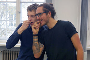 Beim Pitchevent waren Produktproben besonders beliebt: hier ein Insekten-Protein-Riegel ©GründerScout