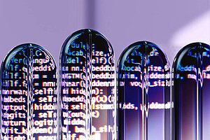 Mehrere 3D-Formen in einer Reihe mit Code-Fragmenten darin