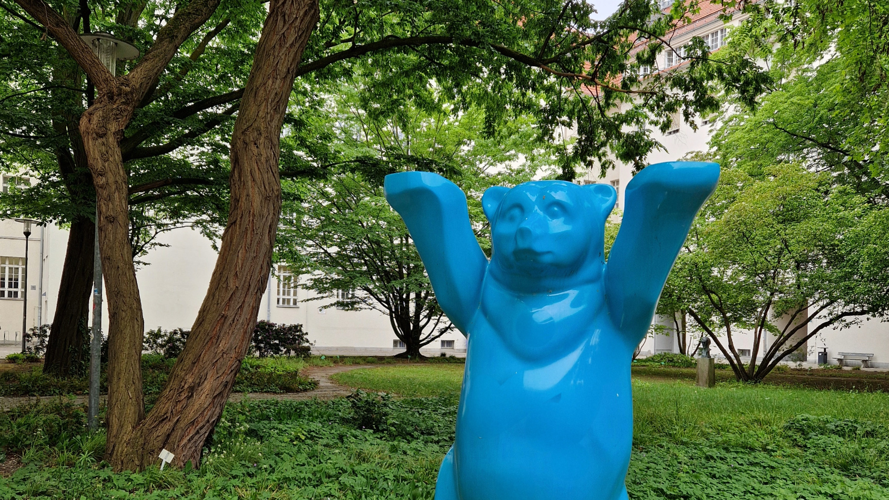 "Buddy Bear" auf dem Campus der BHT