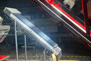 Künstliches Licht strahlt auf ein Objekt