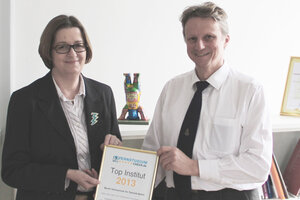 Beuth-Präsidentin Prof. Dr. Monika Gross mit FSI-Direktor Prof. Dr. Florian Schindler