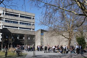 Teilnehmende der Tagung auf dem Beuth-Campus 