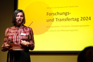 Prof. Dr. Yasmin Olteanu