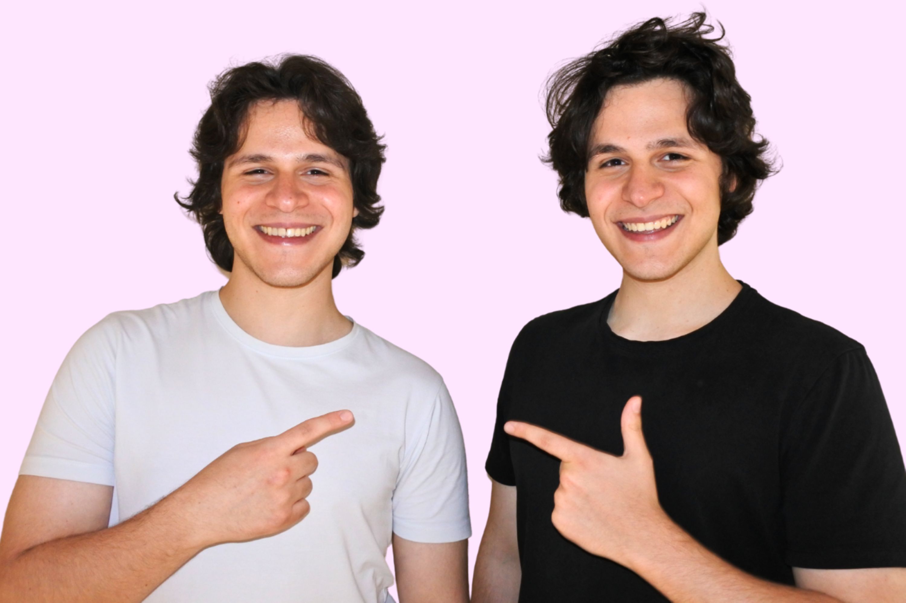 Porträtfoto der Zwillingsbrüder Leo und Jack Safia