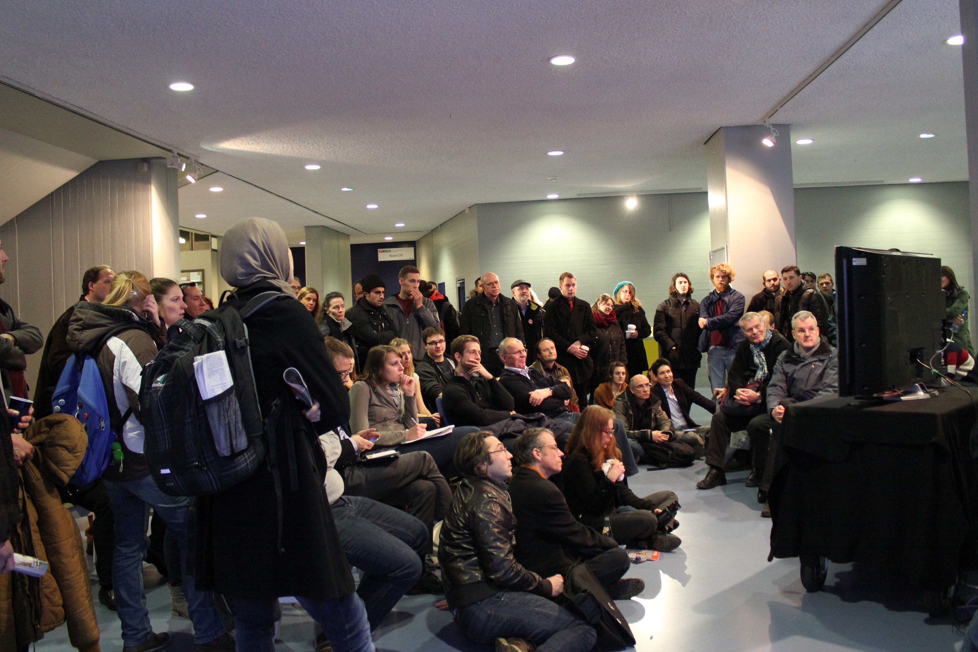 „Public Viewing“ im Foyer Haus Grashof